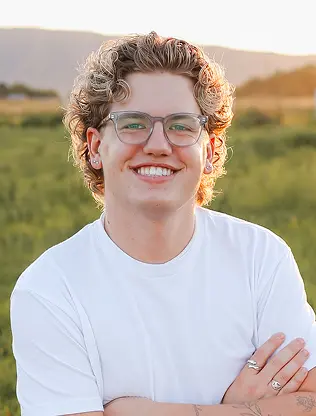 Quade — Cosmetologist
